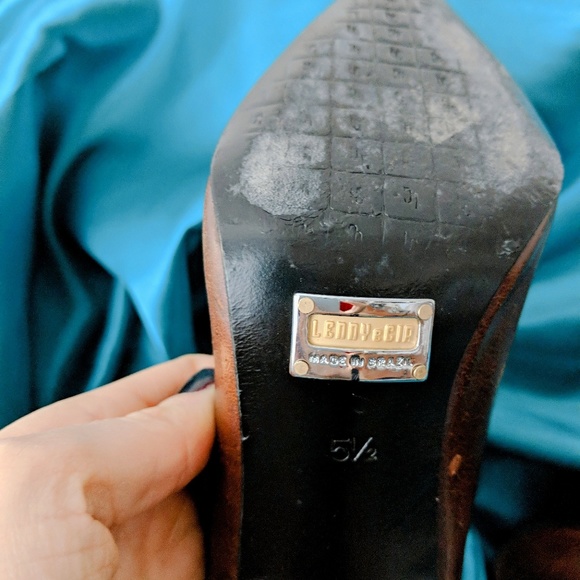 DESIGNER Brown Leather Pumps - Picture 2 of 3